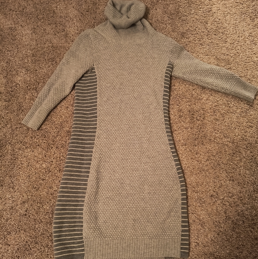 Athleta Light Gray Knit Sweater